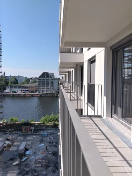 Exklusives Wohnen an der Spree: Ruhe-Oase mit Wasserblick mitten in Berlin — photo 1